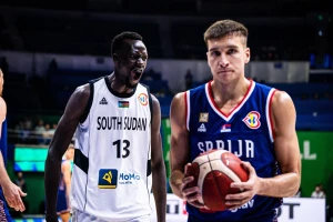 POLUVREME - Bogdan diriguje, centri poentiraju, Srbija "lomi" Južni Sudan!